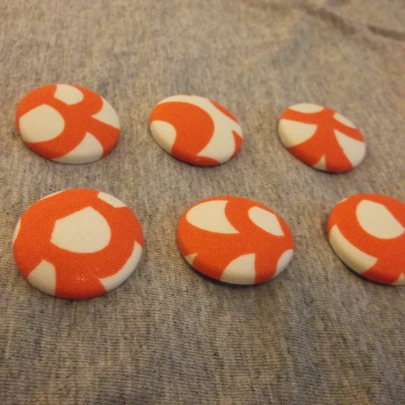 New 6 Coral Pink Off White Abstract Fabric Covered Buttons 1 1/8 inch Embellish - Picture 2 of 4